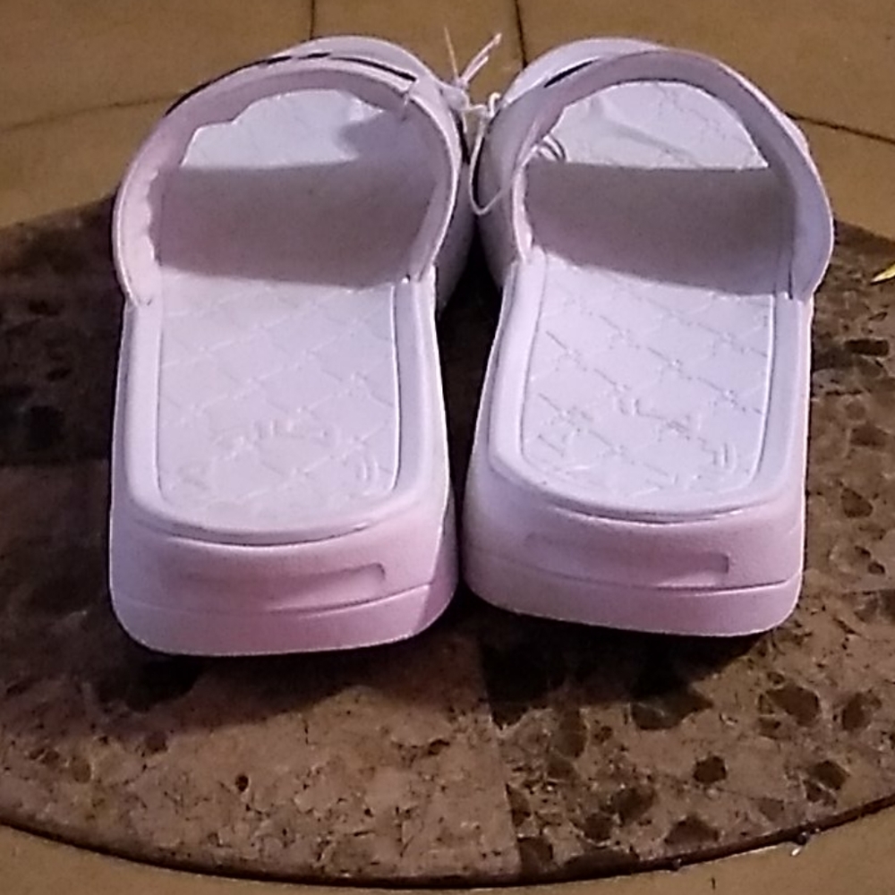 Slippers - Picture 3 of 3